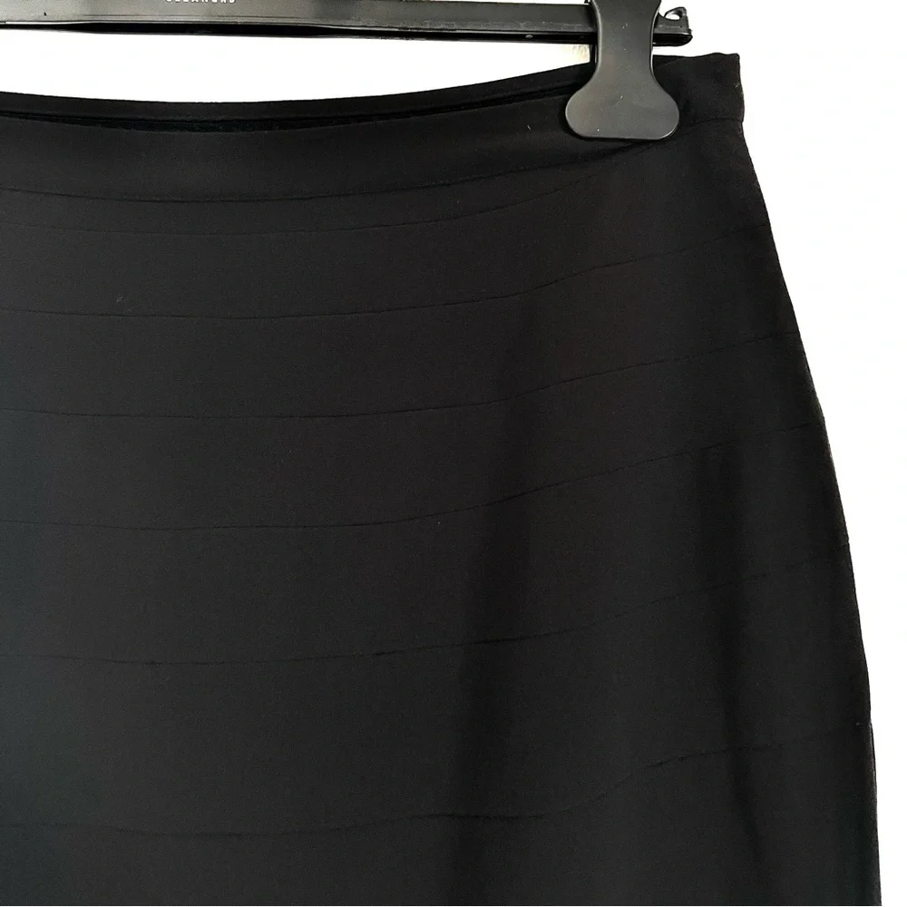 Anthropologie HD in Paris Flounce Hem Mermaid Mini Pencil Skirt in Black 10 EUC